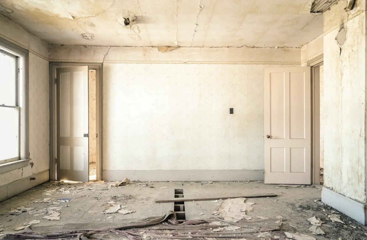 Waste disposal crew managing a cleanout project in Lebanon